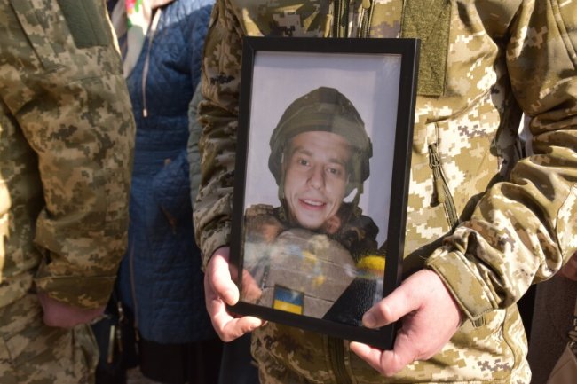 У Луцьку попрощалися із захисником України Максимом Кузнєцовим