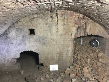 Археологи дослідили чотири підземні кімнати кафедрального храму Луцька. ФОТО