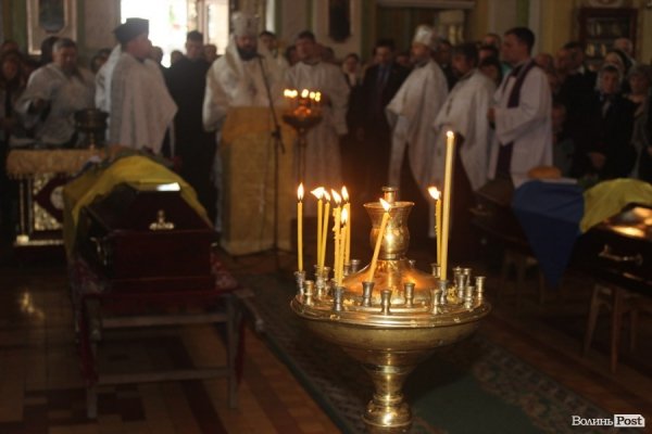  У Луцьку прощалися з загиблими айдарівцями. ФОТО