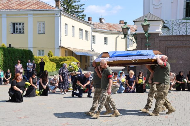У Луцьку попрощались із загиблим захисником Володимиром Ігнатовичем