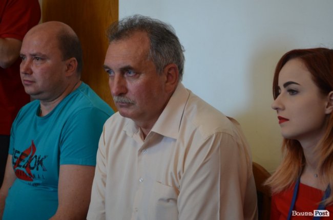 Чимало прохань і проблеми «не за адресою»: як Савченко приймав громадян