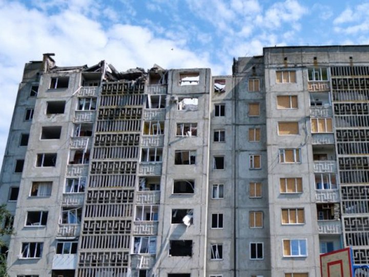 Зруйновану через обстріл частину багатоповерхівки в Луцьку демонтують за понад 9 з половиною мільйонів гривень