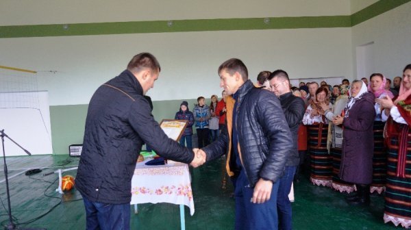 У селищі на Волині відкрили оновлений спортзал