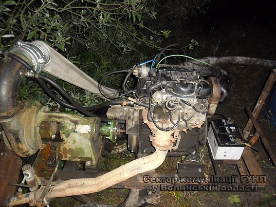 На Волині затримали двох бурштинокопачів. ФОТО