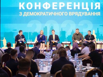 «Війна не є виправданням для утисків прав громад», – Віталій Кличко виступив на конференції з демократичного врядування