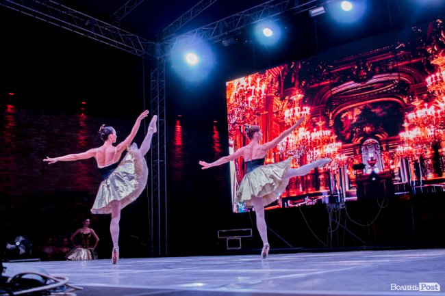 Танці під дощем та ангели на мурах: чим дивувала гостей «Ніч у Луцькому замку». ФОТО