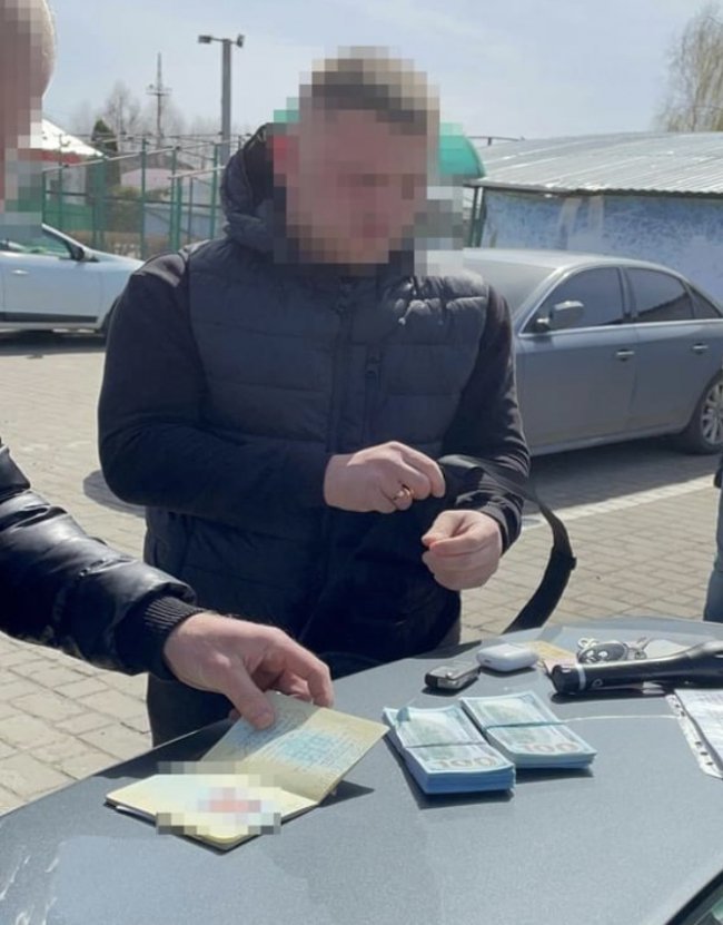 На Волині арештували контрабандну партію бронежилетів та касок