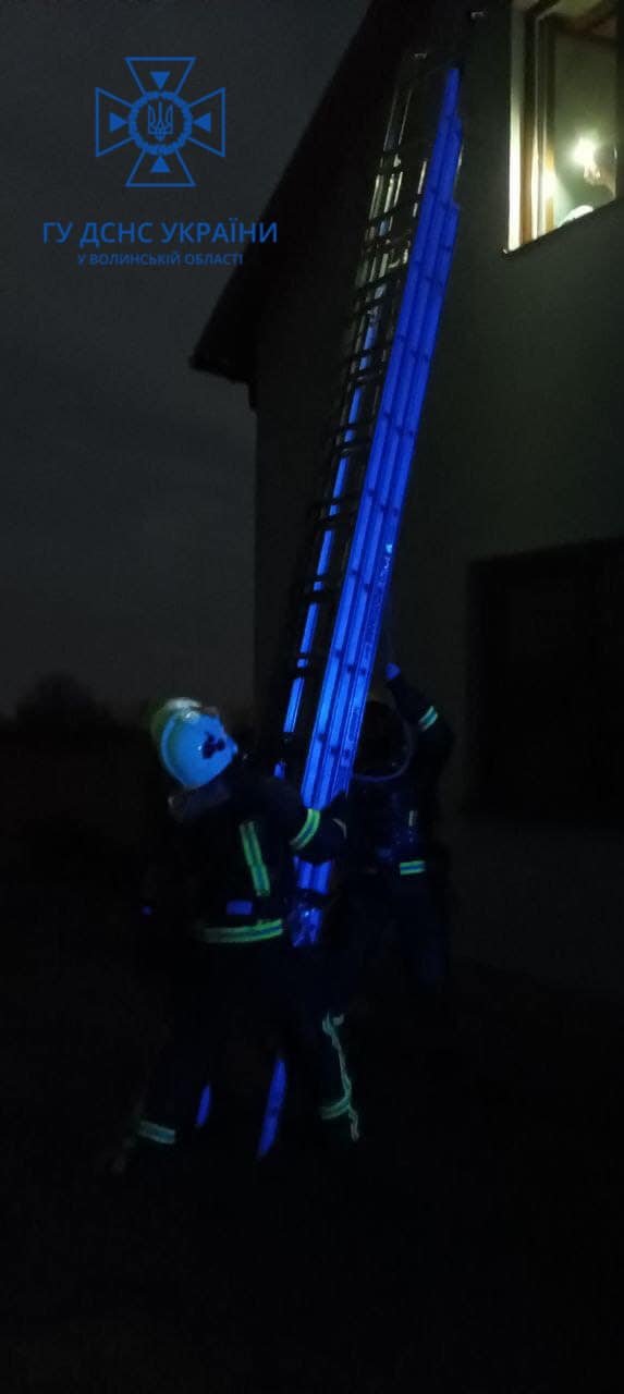 У Луцькому районі з пожежі врятували подружжя та їх 9-річного сина