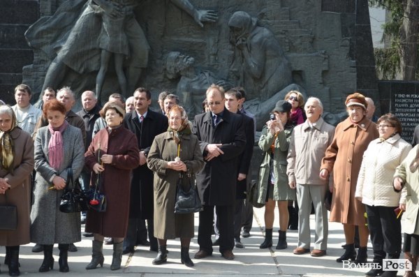 У Луцьку назви спалених сіл Холмщини викарбують у камінні