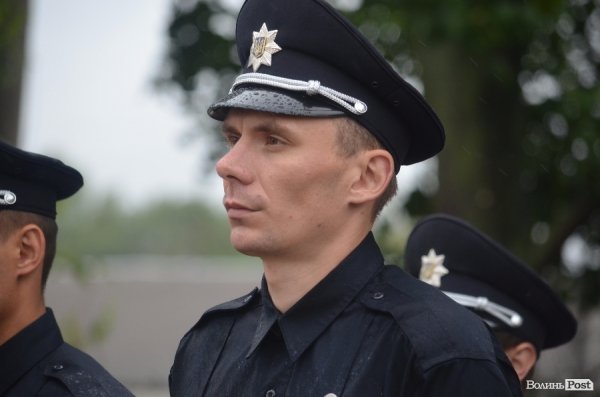 У Луцьку поліцейські отримали нові погони і звання. ФОТО