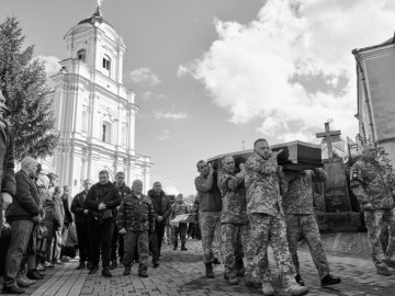 Лучани попрощалися ще з двома Героями