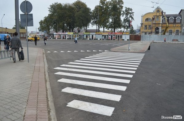 У Луцьку офіційно відкрили оновлений Привокзальний майдан. ФОТО