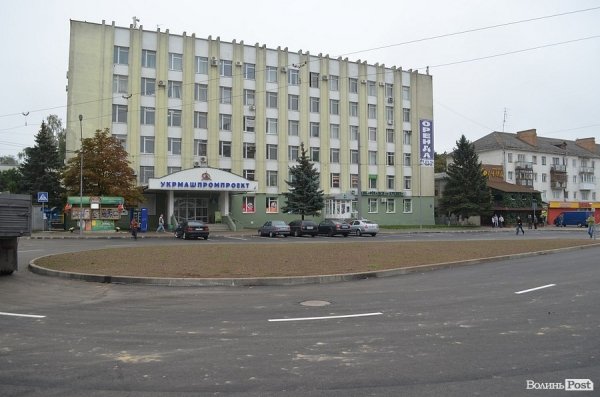 У Луцьку офіційно відкрили оновлений Привокзальний майдан. ФОТО