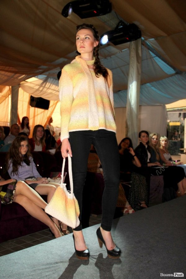 Довгоногі красуні, купальники, сукні: День моди в Луцьку. ФОТО