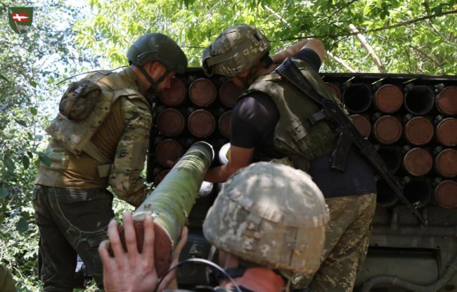 Воїни волинської бригади показали, як перезаряджають «Град». ФОТО 