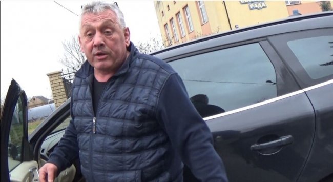 У сільраді біля Луцька депутатам відмовились надавати інформацію, а журналістку виштовхали з кабінету голови. ВІДЕО