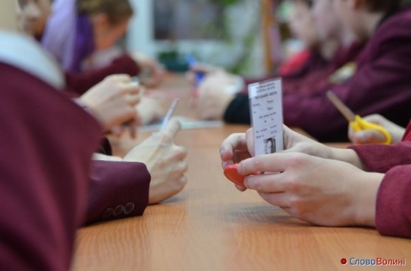 У Луцьку навчали робити валентинки. ФОТО
