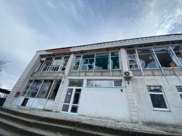 Окупанти обстріляли лікарню у Сумській області: загинув підліток. ФОТО
