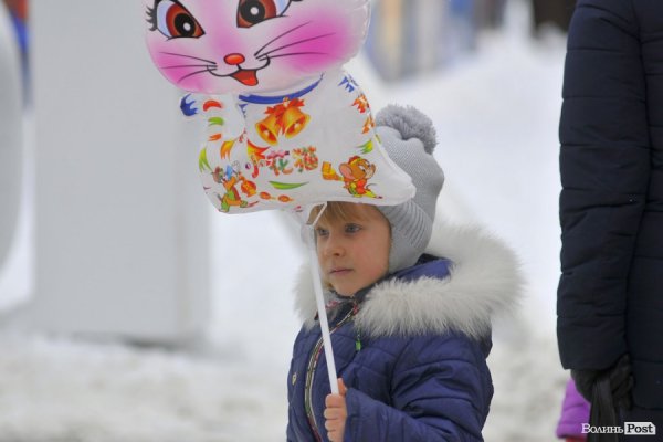 Різдвяне дійство в центрі Луцька: діти
