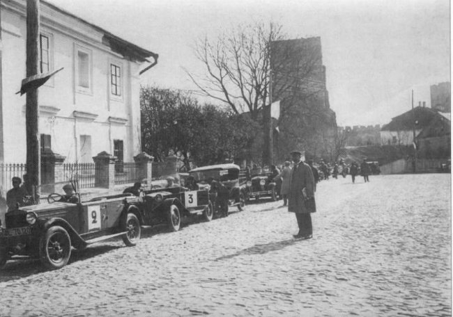 Автопробіг під ясеном, середина 1930-х