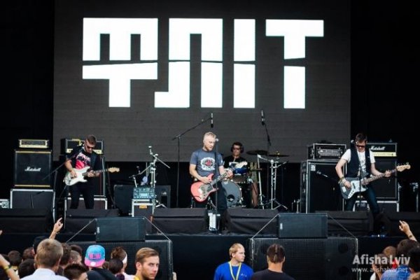 «Мы не хотим воевать. Особенно с вами, друзья», – росіяни на фестивалі «Захід». ФОТО