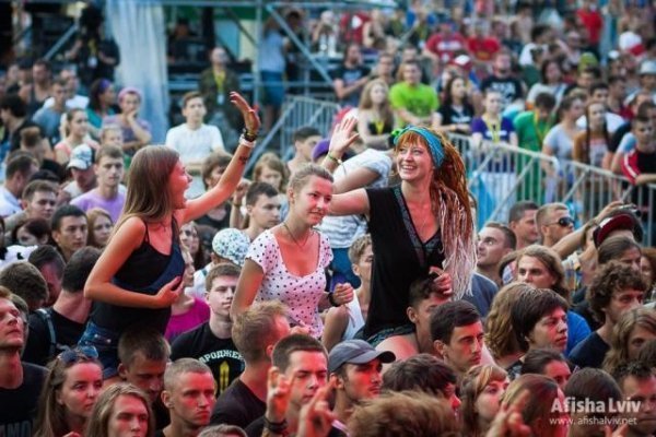 «Мы не хотим воевать. Особенно с вами, друзья», – росіяни на фестивалі «Захід». ФОТО