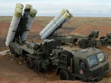 Росіяни перевозять ракети з Білорусі на Донбас, – Беларускі Гаюн