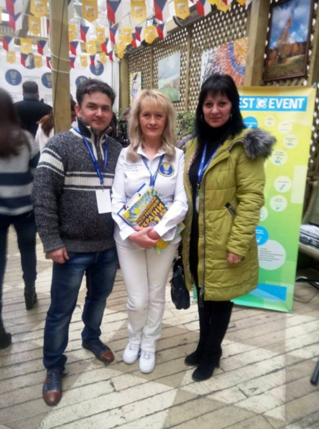 Гігантська ікона з сірників від волинського майстра стала рекордом України