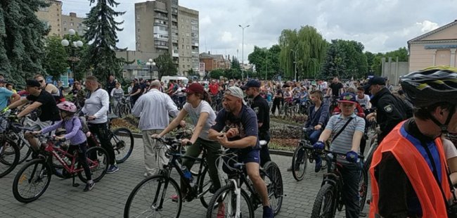 Як сотні велолюбителів каталися центральними вулицями Ковеля. ФОТО