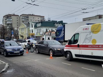 У Луцьку мотоцикліст врізався в Audi
