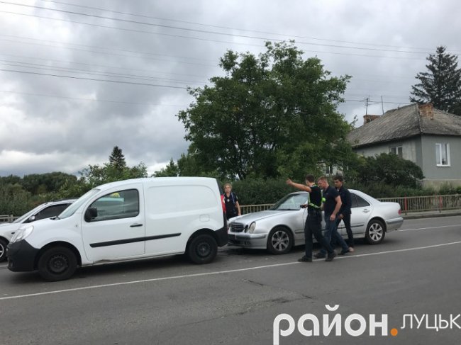 У Луцьку не розминулися фургон та легковик