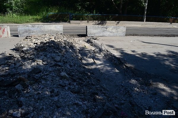 Міст на Рованці ремонтуватимуть до серпня. ФОТО