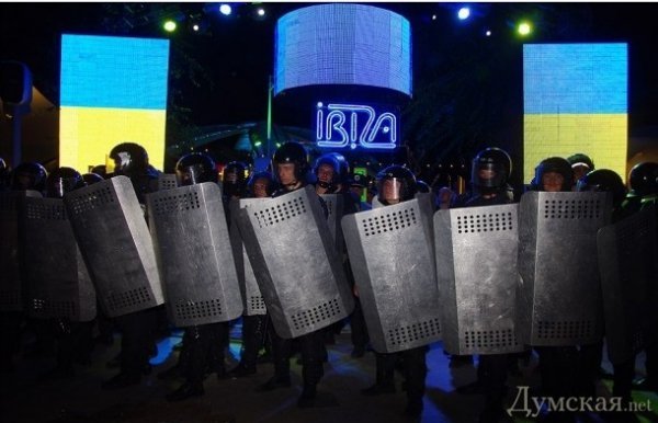 В Одесі міліція кийками розігнала протест проти концерту Лорак. ФОТО