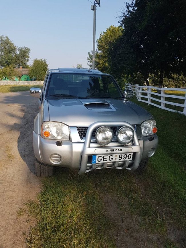 Автомобіль, що стояв під баром