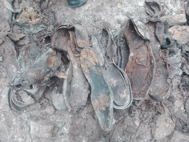 Розкопки масового захоронення розстріляних в'язнів у Луцьку завершили