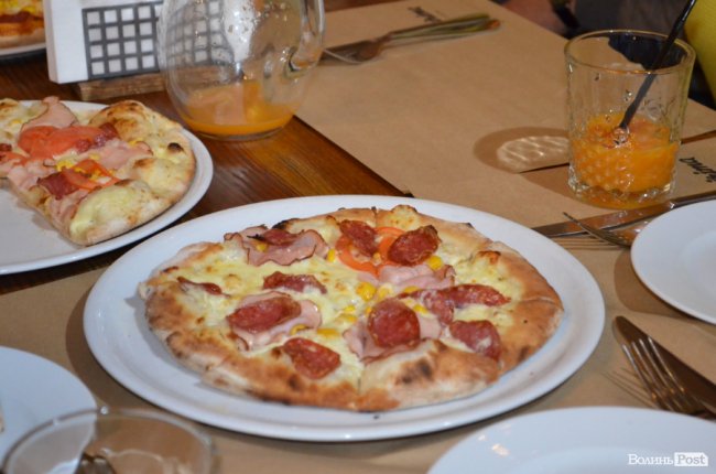 Як Савченко з особливими дітками піцу робив. ФОТО