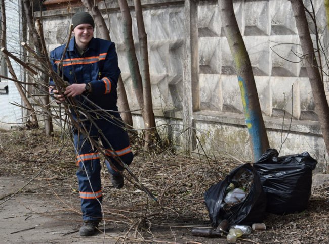 У Луцьку нацгвардійці влаштували толоку. ФОТО