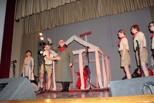 «Павлік Морозов» на луцькій сцені. ФОТО