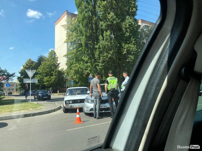 У Луцьку на проспекті Соборності – аварія. ФОТО