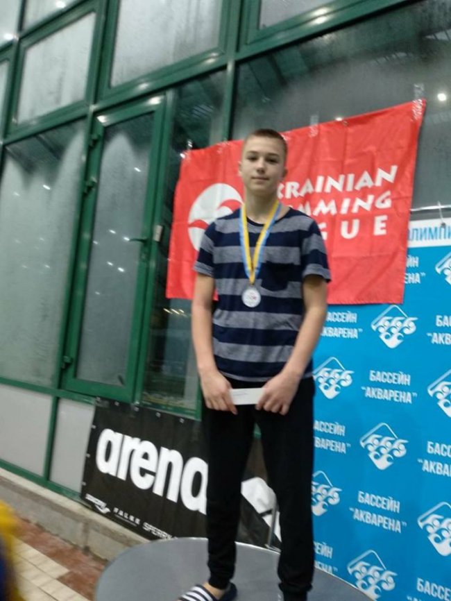 Медальний феєрверк: луцькі плавці вибороли в Харкові низку нагород. ФОТО