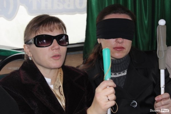 У Луцьку «на ділі» показали, як живеться незрячим. ФОТО