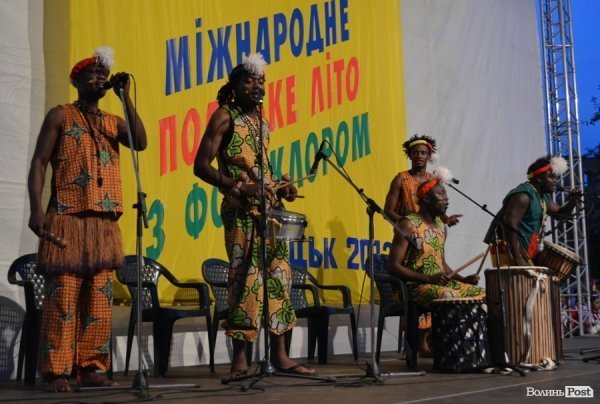 «Поліське літо з фольклором» розпочали у Луцькому замку. ФОТО