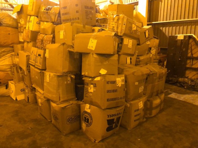 На «Ягодині» митники вилучили контрабандний одяг на понад мільйон гривень