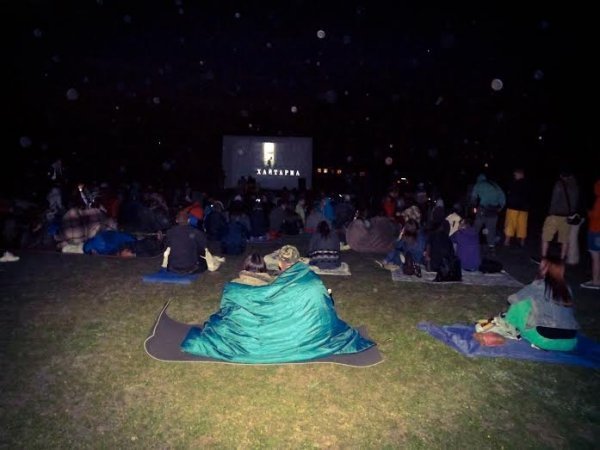 Як «бандерштатівці» дивились фільми під нічним небом. ФОТО