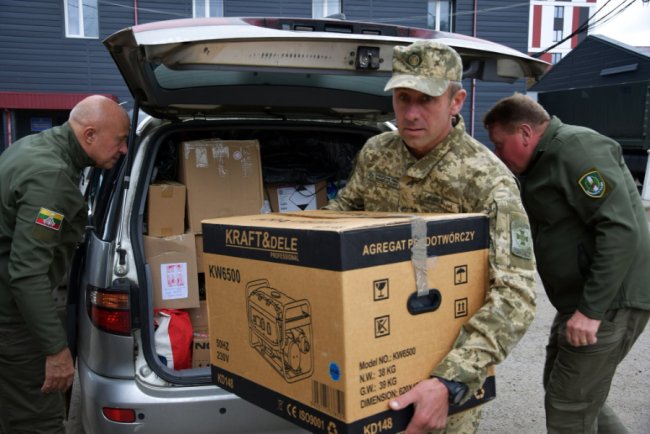 Волинські прикордонники отримали допомогу з Литви. ФОТО