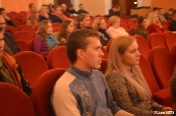 У Луцьку Василь Шкляр презентував книгу про бійців полку АЗОВ. ФОТО