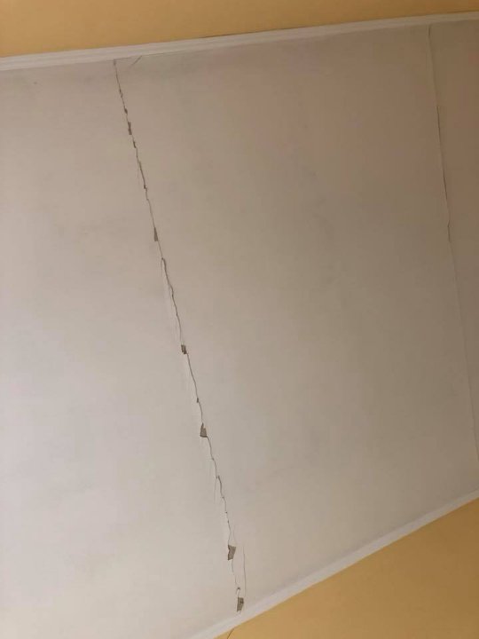 Новий луцький садочок розвалюється через недбалість будівельників