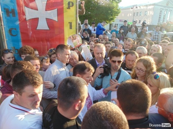 Через Ляшка у центрі Луцька виникла тиснява. ФОТО. ВІДЕО