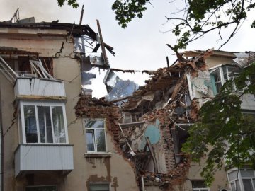 Безпілотник влучив у багатоповерхівку в Сумах: кількість загиблих зросла