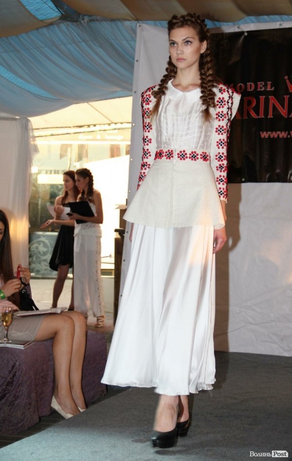 Довгоногі красуні, купальники, сукні: День моди в Луцьку. ФОТО